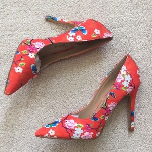 NWB Penny Loves Kenny Opus Pumps